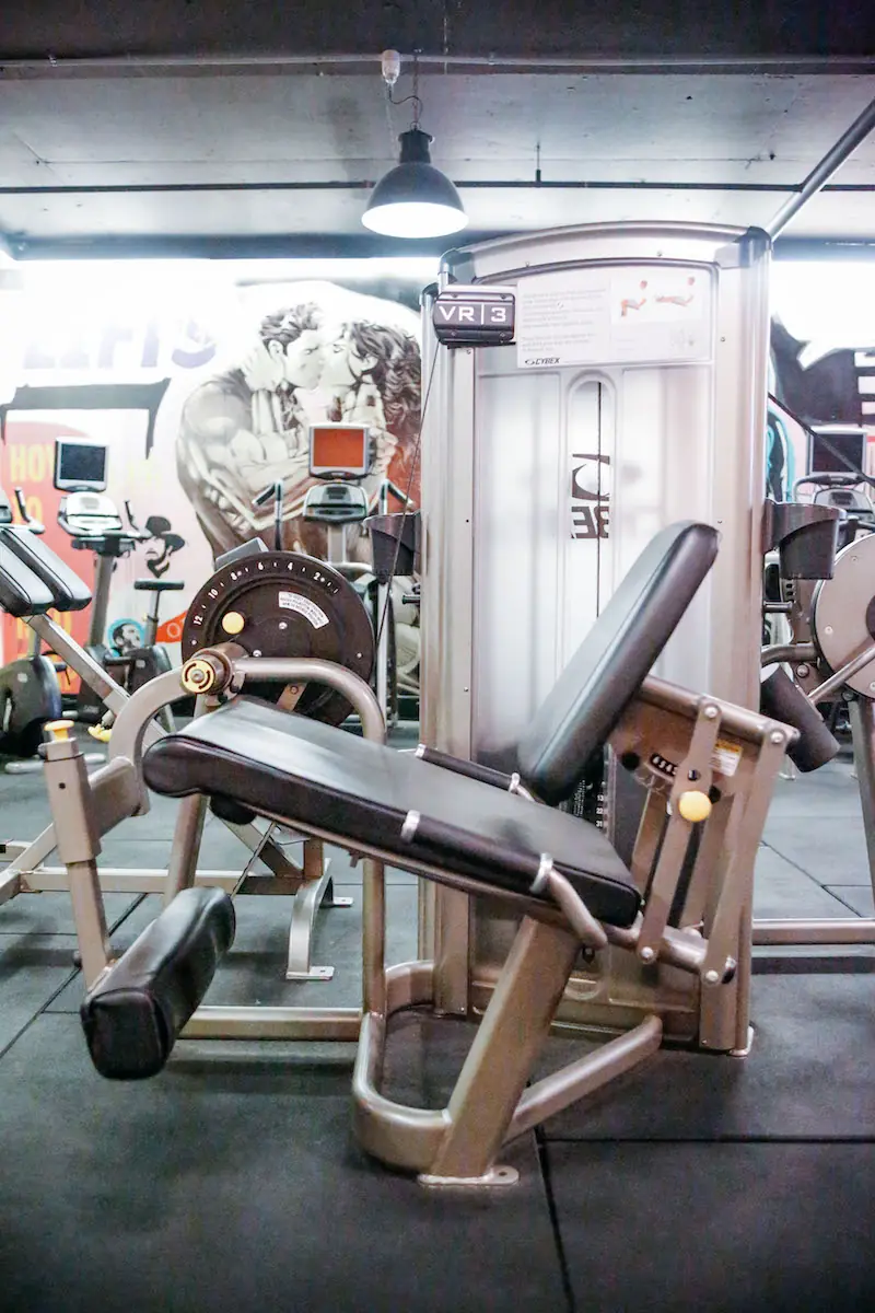 Cybex leg extension machine